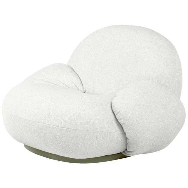 GUBI Pacha Outdoor Swivel Lounge Chair with Armrest (Fully Upholstered)